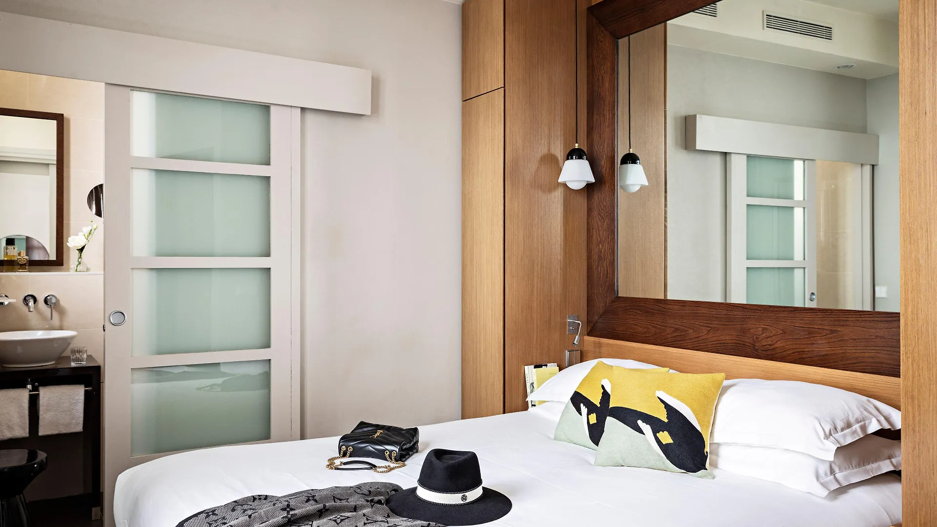 Hotel Palais De L'elysee By Ihg 4*